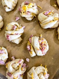 unbaked garlic knots