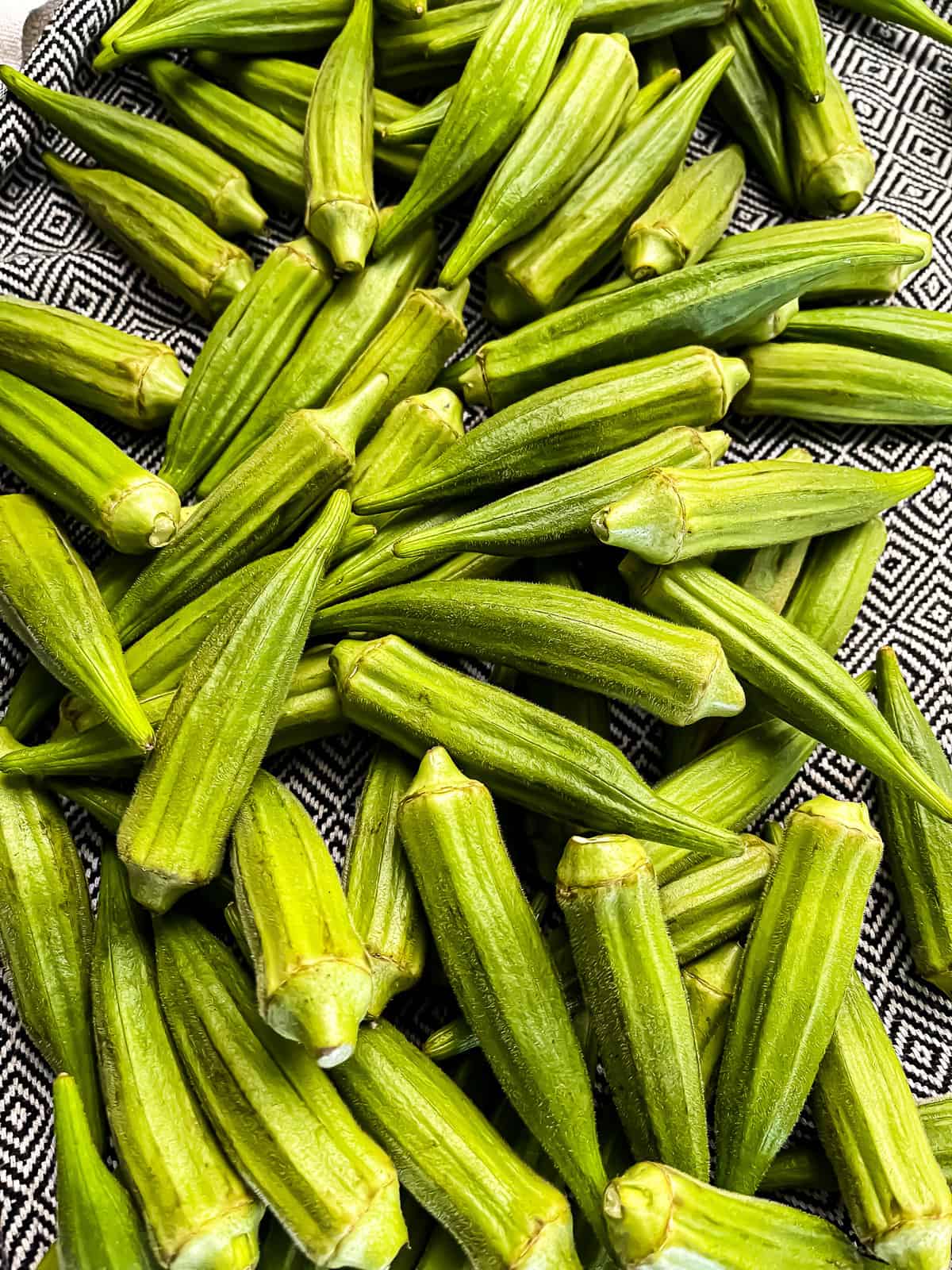 picture of cleaned and dried fresh okra pods for the air fryer okra recipe